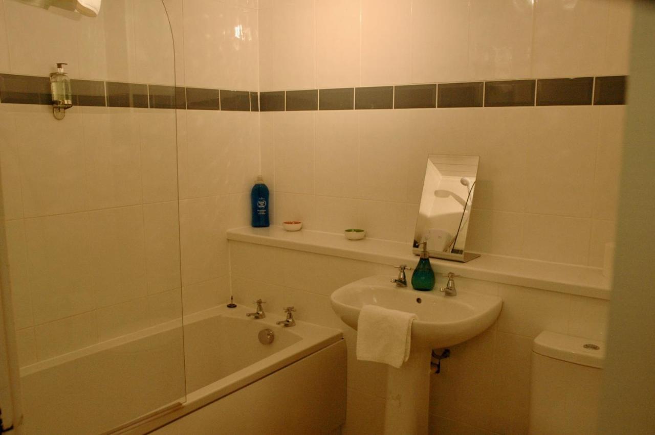 Fabulous Stylish Flat In Merchant City & Free Secure Parking Глазгоу Екстериор снимка
