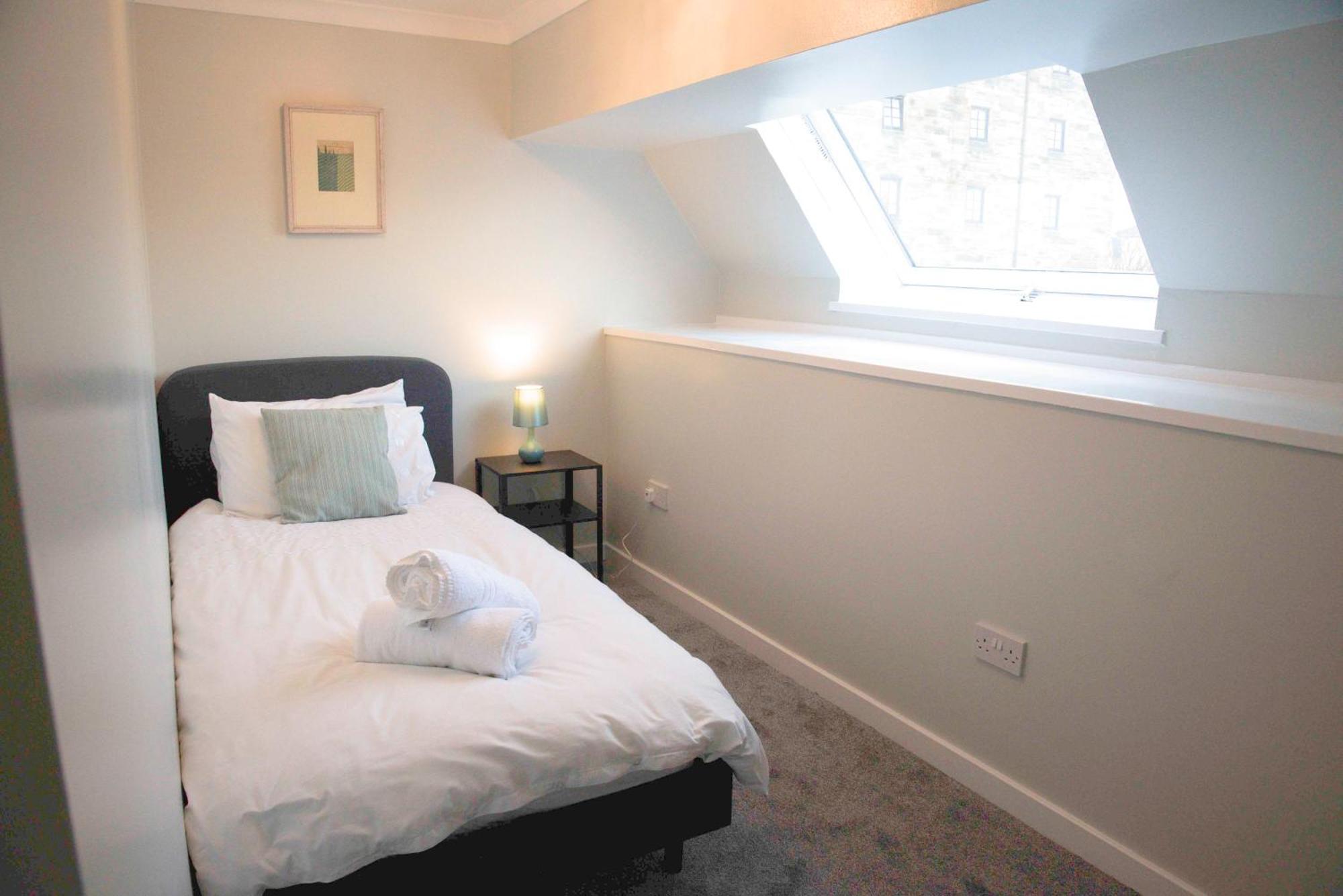 Fabulous Stylish Flat In Merchant City & Free Secure Parking Глазгоу Екстериор снимка