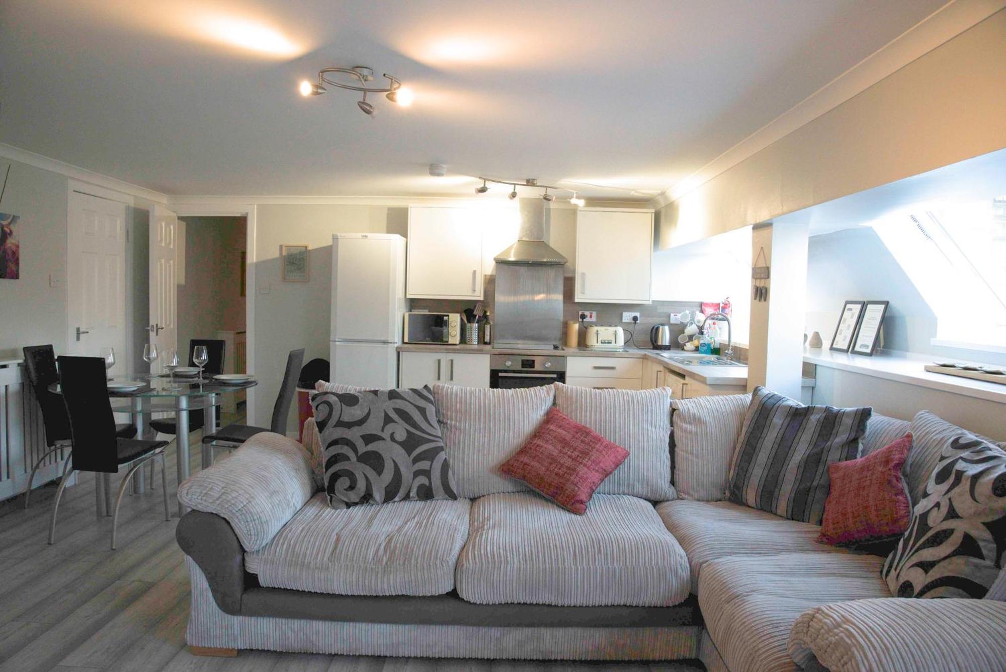 Fabulous Stylish Flat In Merchant City & Free Secure Parking Глазгоу Екстериор снимка